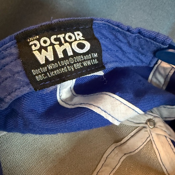 Doctor Who - Blue Police Box Cap - Picture 4 of 5